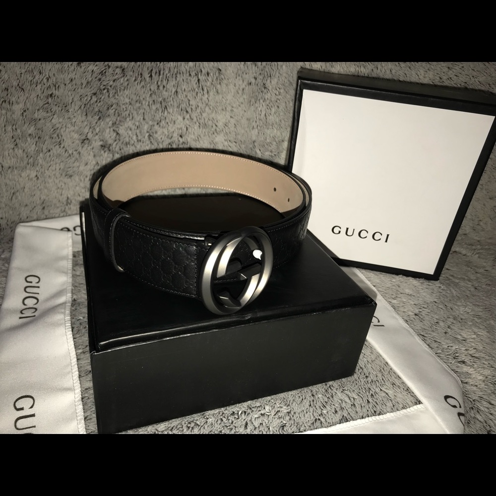 Black Gucci belt